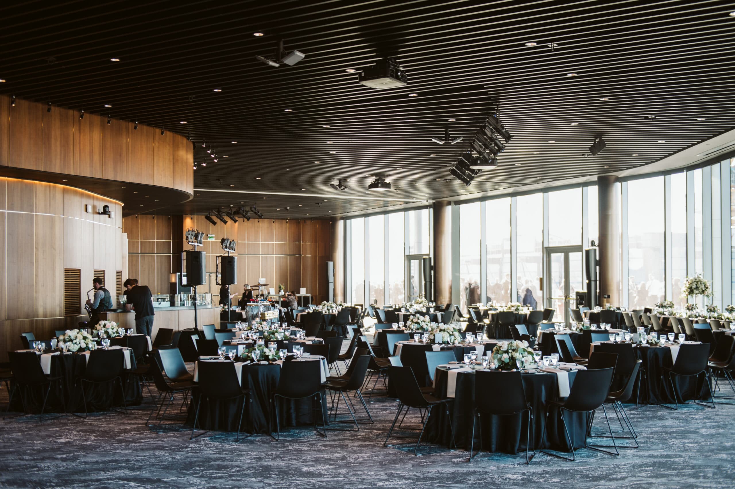 Seated dinner for wedding at One Campus Martius